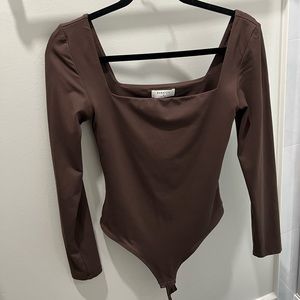 Aritzia Babaton Contour Squareneck Longsleeve Bodysuit